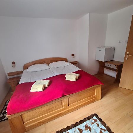 Penzion Pr' Betel Jesenice Buitenkant foto