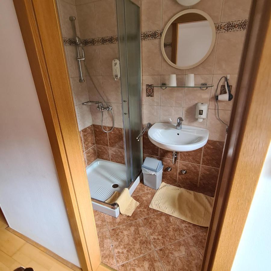 Penzion Pr' Betel Jesenice Buitenkant foto