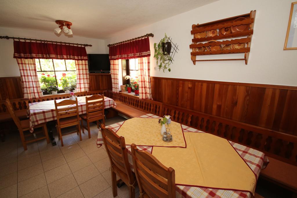 Penzion Pr' Betel Jesenice Buitenkant foto